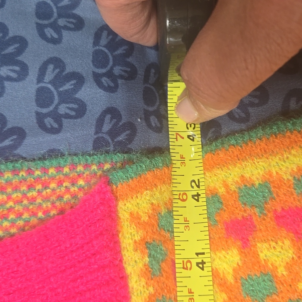 Colorful Geometric Patterned Cardigan - Picture 10 of 10
